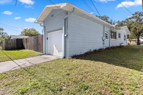 House in Saint Petersburg, Florida 2 bedrooms, 97.55 sq.m. № 1446494 - photo 21