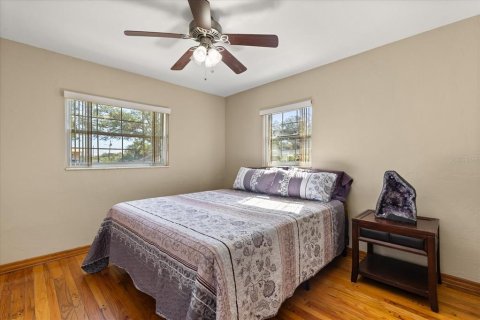 House in Saint Petersburg, Florida 2 bedrooms, 97.55 sq.m. № 1446494 - photo 9