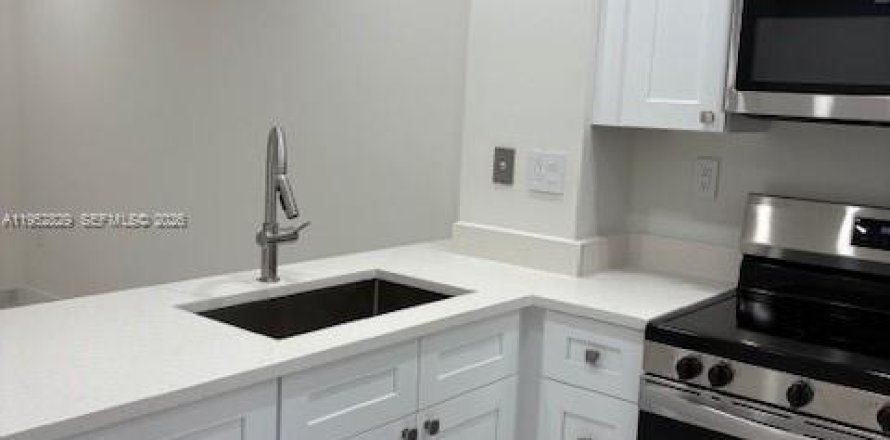Condo in Hialeah, Florida, 1 bedroom  № 2010500