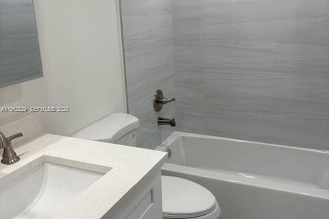 Condo in Hialeah, Florida, 1 bedroom  № 2010500 - photo 10