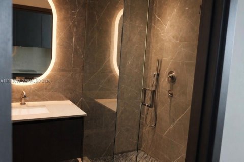 Condominio en venta en Miami, Florida, 1 habitación, 28.34 m2 № 2075518 - foto 10