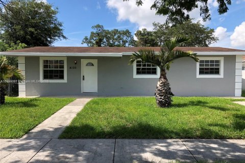Villa ou maison à louer à West Park, Floride: 3 chambres, 105.54 m2 № 1946800 - photo 2