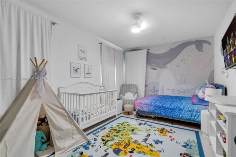 House in Miami Beach, Florida 3 bedrooms, 180.32 sq.m. № 1930420 - photo 26