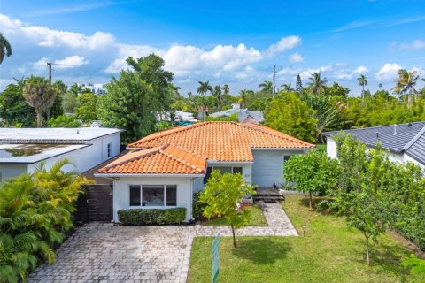 House in Miami Beach, Florida 3 bedrooms, 180.32 sq.m. № 1930420 - photo 4