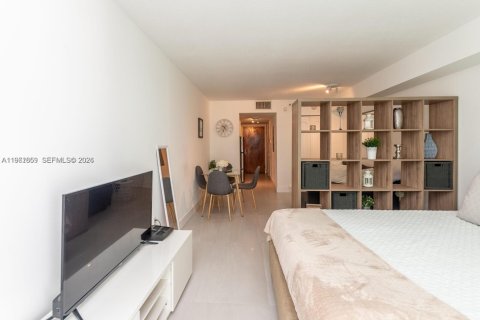 Condominio en alquiler en Miami, Florida, 39.48 m2 № 2024496 - foto 19