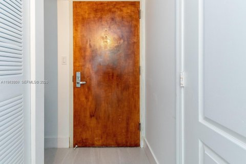 Condominio en alquiler en Miami, Florida, 39.48 m2 № 2024496 - foto 4