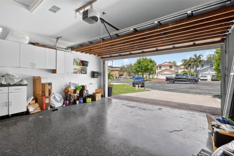 House in Miramar, Florida 4 bedrooms, 199.09 sq.m. № 1817029 - photo 29