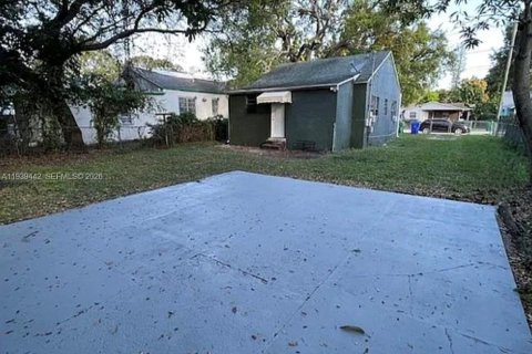 House in Miami, Florida 2 bedrooms, 83.89 sq.m. № 1997427 - photo 14