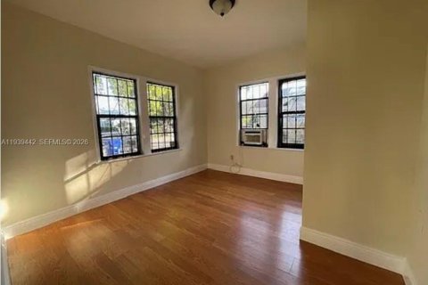 House in Miami, Florida 2 bedrooms, 83.89 sq.m. № 1997427 - photo 7