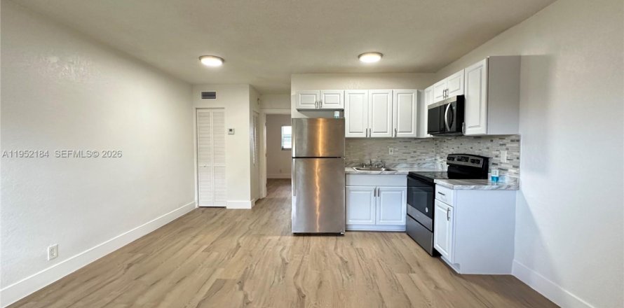 Квартира в Окленд-Парк, Флорида 1 спальня № 2006522