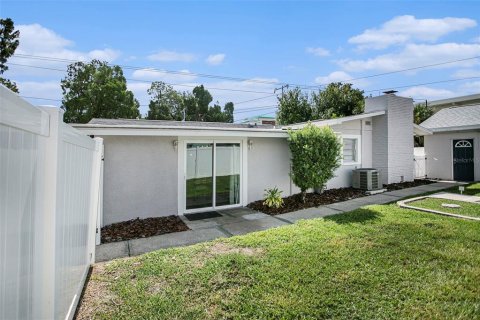 Casa en alquiler en Tampa, Florida, 3 dormitorios, 153.29 m2 № 1904908 - foto 23