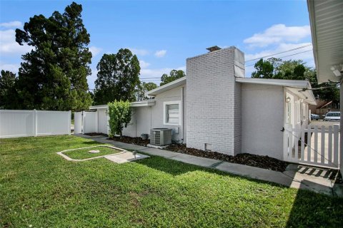 Casa en alquiler en Tampa, Florida, 3 dormitorios, 153.29 m2 № 1904908 - foto 24