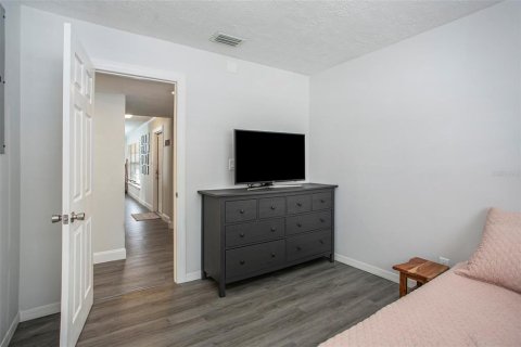 Casa en alquiler en Tampa, Florida, 3 dormitorios, 153.29 m2 № 1904908 - foto 21