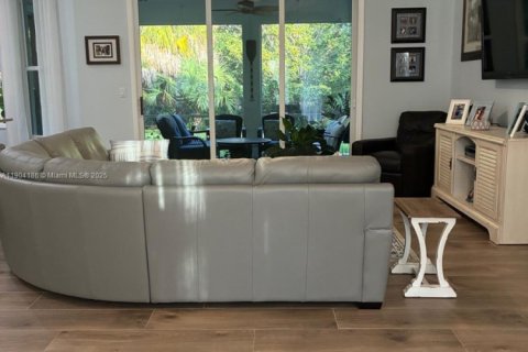 House in Stuart, Florida 3 bedrooms, 174.84 sq.m. № 1954859 - photo 11