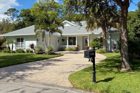 House in Stuart, Florida 3 bedrooms, 174.84 sq.m. № 1954859 - photo 1