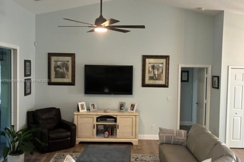 House in Stuart, Florida 3 bedrooms, 174.84 sq.m. № 1954859 - photo 14