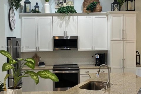 House in Stuart, Florida 3 bedrooms, 174.84 sq.m. № 1954859 - photo 16