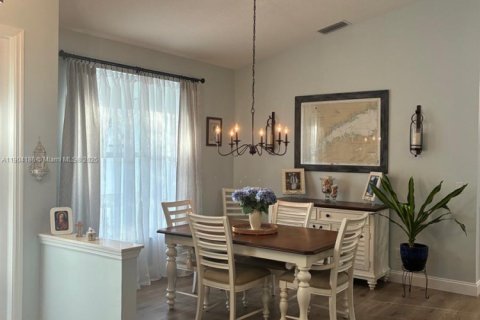 House in Stuart, Florida 3 bedrooms, 174.84 sq.m. № 1954859 - photo 12