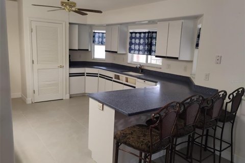 House in Punta Gorda, Florida 3 bedrooms, 148.27 sq.m. № 2217137 - photo 2