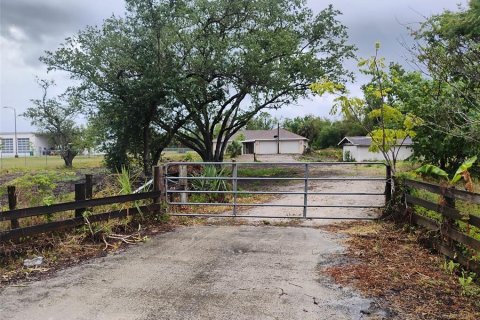 House in Punta Gorda, Florida 3 bedrooms, 148.27 sq.m. № 2217137 - photo 11