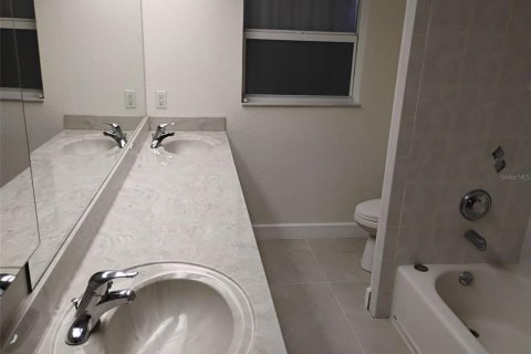House in Punta Gorda, Florida 3 bedrooms, 148.27 sq.m. № 2217137 - photo 6