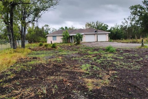 House in Punta Gorda, Florida 3 bedrooms, 148.27 sq.m. № 2217137 - photo 10