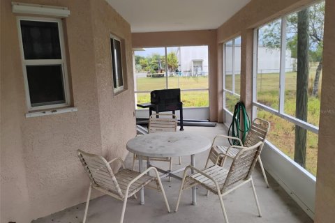 House in Punta Gorda, Florida 3 bedrooms, 148.27 sq.m. № 2217137 - photo 20