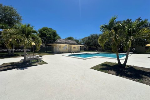 Adosado en venta en Miami, Florida, 2 dormitorios, 117.61 m2 № 1938788 - foto 7
