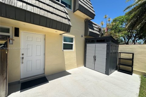 Adosado en venta en Miami, Florida, 2 dormitorios, 117.61 m2 № 1938788 - foto 9
