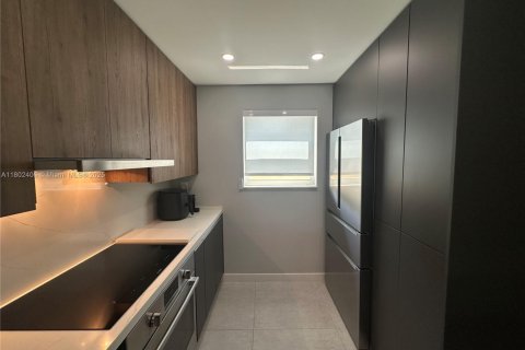 Adosado en venta en Miami, Florida, 2 dormitorios, 117.61 m2 № 1938788 - foto 27