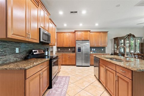 House in Davenport, Florida 4 bedrooms, 274.43 sq.m. № 1899572 - photo 7