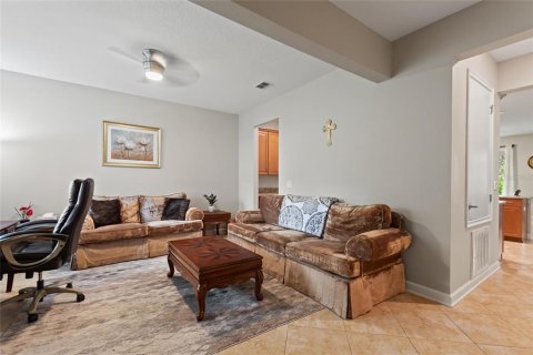 House in Davenport, Florida 4 bedrooms, 274.43 sq.m. № 1899572 - photo 3