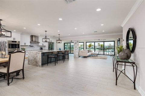 Villa ou maison à vendre à Treasure Island, Floride: 3 chambres, 196.77 m2 № 2419172 - photo 7