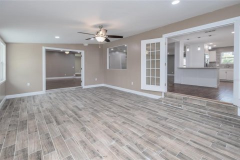 House in Jacksonville, Florida 3 bedrooms, 349.22 sq.m. № 1617938 - photo 15
