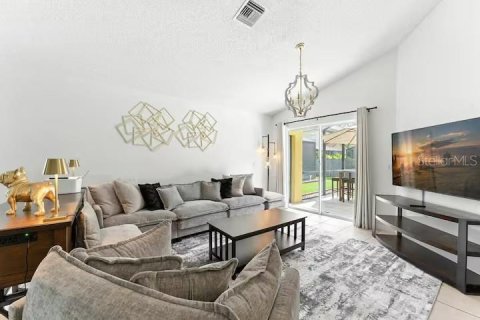 Villa ou maison à vendre à Kissimmee, Floride: 4 chambres, 176.51 m2 № 2289745 - photo 6