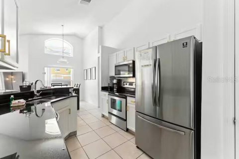 Villa ou maison à vendre à Kissimmee, Floride: 4 chambres, 176.51 m2 № 2289745 - photo 5