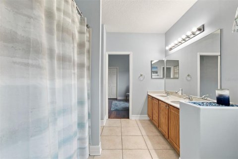 Casa en venta en Tampa, Florida, 4 dormitorios, 342.16 m2 № 2383658 - foto 27