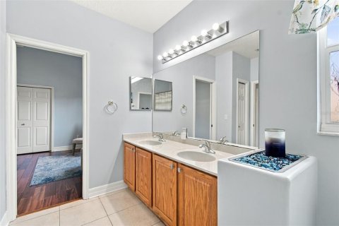 Casa en venta en Tampa, Florida, 4 dormitorios, 342.16 m2 № 2383658 - foto 26