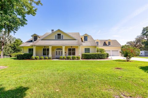 Casa en venta en Umatilla, Florida, 4 dormitorios, 398.64 m2 № 1856393 - foto 1