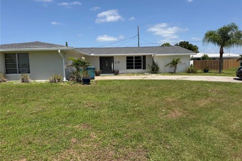 House in Port Charlotte, Florida 2 bedrooms, 116.41 sq.m. № 2308975
