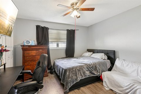 Купить виллу или дом в Уэст-Палм-Бич, Флорида 4 комнаты, 119.29м2, № 1967512 - фото 22