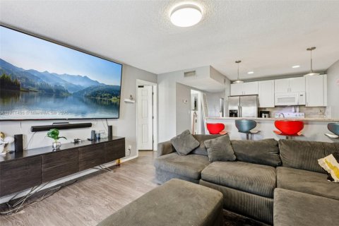 Купить виллу или дом в Уэст-Палм-Бич, Флорида 4 комнаты, 119.29м2, № 1967512 - фото 17