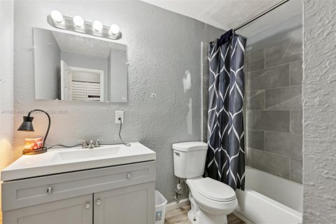 Купить виллу или дом в Уэст-Палм-Бич, Флорида 4 комнаты, 119.29м2, № 1967512 - фото 21