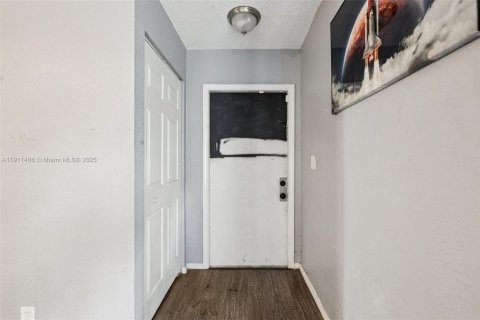 Купить виллу или дом в Уэст-Палм-Бич, Флорида 4 комнаты, 119.29м2, № 1967512 - фото 10