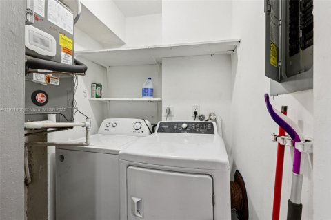 Купить виллу или дом в Уэст-Палм-Бич, Флорида 4 комнаты, 119.29м2, № 1967512 - фото 24