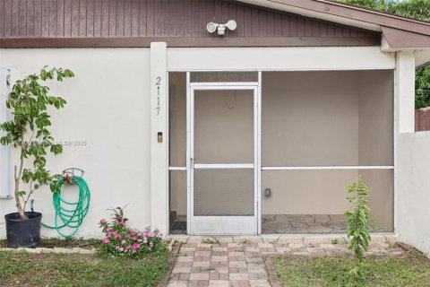 Купить виллу или дом в Уэст-Палм-Бич, Флорида 4 комнаты, 119.29м2, № 1967512 - фото 7