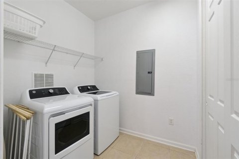Condo in Orlando, Florida, 2 bedrooms № 2233156 - photo 25