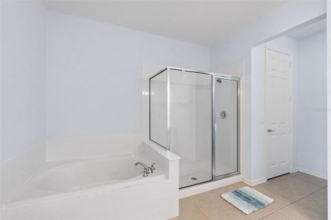 Condo in Orlando, Florida, 2 bedrooms № 2233156 - photo 24