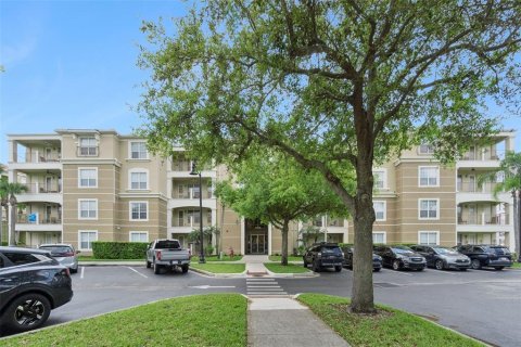 Condo in Orlando, Florida, 2 bedrooms № 2233156 - photo 2