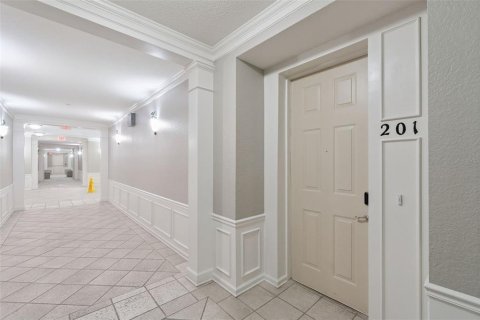 Condo in Orlando, Florida, 2 bedrooms № 2233156 - photo 5